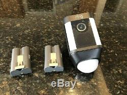 Ring Spotlight Cam Battery-Powered Security Camera 8SB1S7-BEN0. 2 Batteries